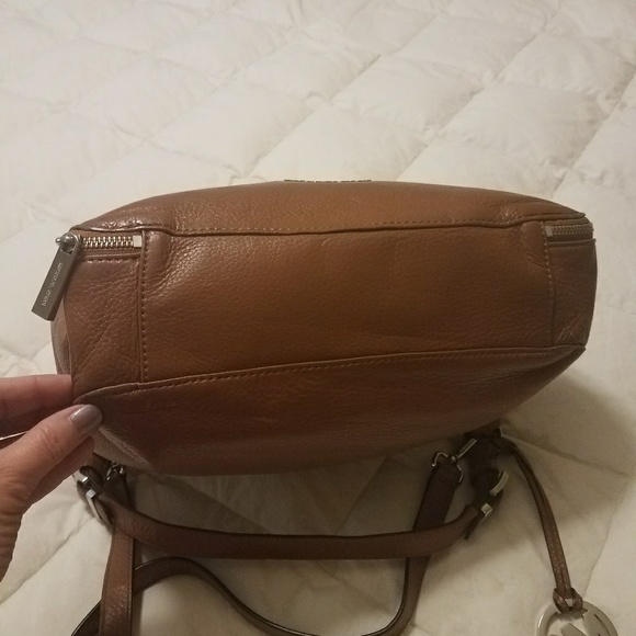 Authentic Tan Michael Kors Hobo Handbag - Picture 4 of 8